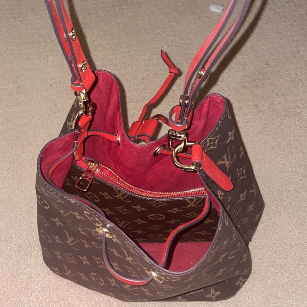 “LV” purse